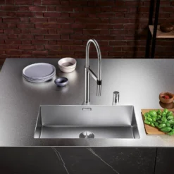 Blanco Culina-S Duo Pull Out Chrome Mono Kitchen Mixer Tap 12 Blanco Culina-S Duo Pull Out Chrome Mono Kitchen Mixer Tap -Vado Shop blanco culina s duo lifestyle mid shot