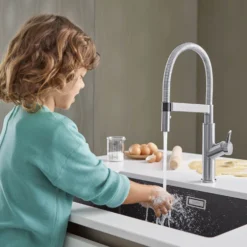 Blanco Solenta-S Senso Smart Pull Out Kitchen Mixer Spray Tap With Hands-Free Operation - PVD Steel -Vado Shop blanco solenta senso pull out tap steel lifestyle 3