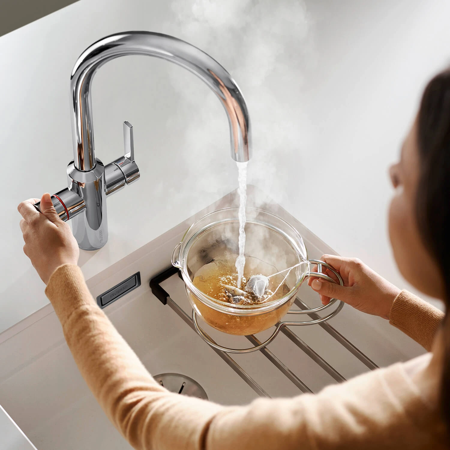 Blanco Tampera 3-in-1 Instant 100°C Boiling Water Mono Kitchen Mixer Tap - PVD Steel 2 Blanco Tampera 3-in-1 Instant 100°C Boiling Water Mono Kitchen Mixer Tap - PVD Steel - Image 2