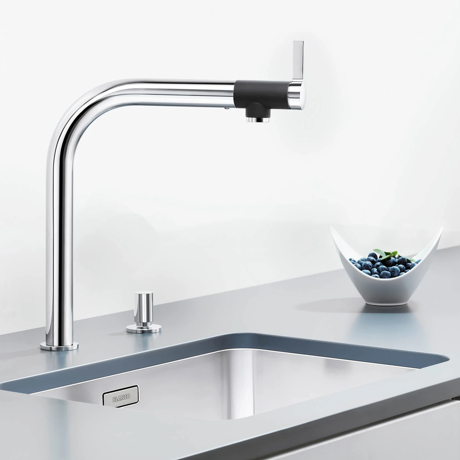Blanco Vonda Ergonomic Control Chrome Mono Kitchen Mixer Tap 1 Blanco Vonda Ergonomic Control Chrome Mono Kitchen Mixer Tap