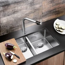 Blanco Vonda Ergonomic Control Chrome Mono Kitchen Mixer Tap 7 Blanco Vonda Ergonomic Control Chrome Mono Kitchen Mixer Tap -Vado Shop blanco vonda mono kitchen tap lifestyle 2