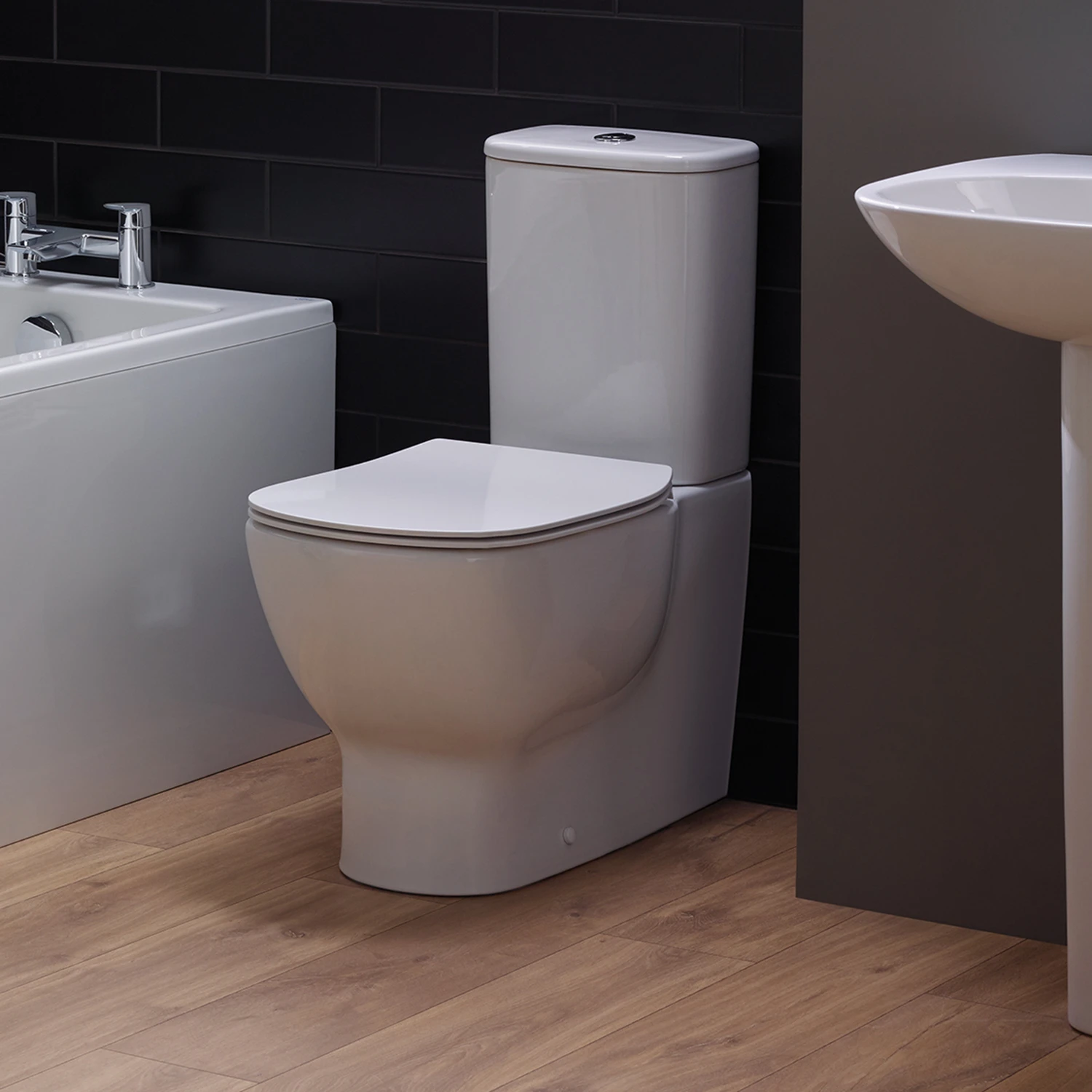Ideal Standard Tesi Close Coupled Fully Back To Wall Toilet With Aquablade® & Soft Close Seat - 4/2.6L Dual Flush Cistern 1 Ideal Standard Tesi Close Coupled Fully Back To Wall Toilet With Aquablade® & Soft Close Seat - 4/2.6L Dual Flush Cistern