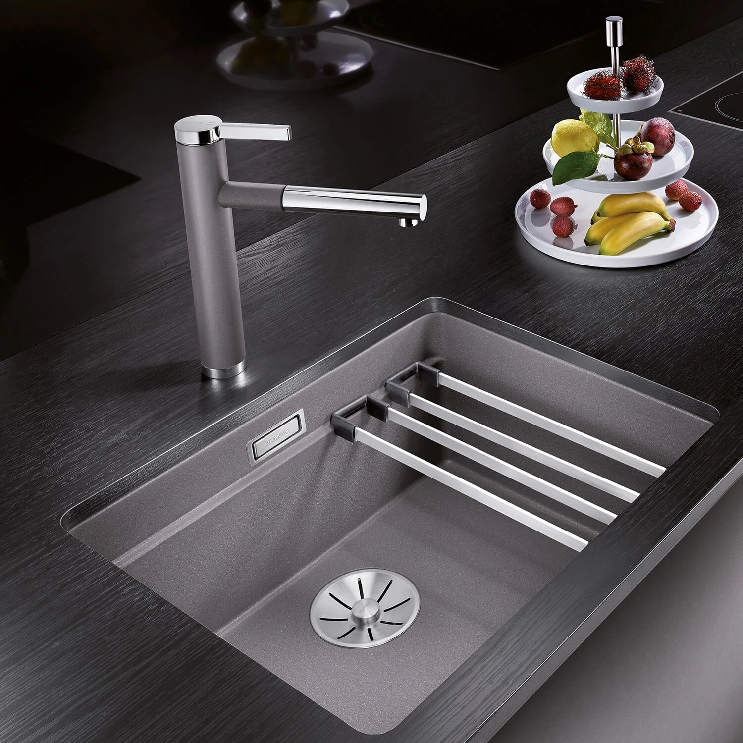 Blanco Linee-S Single Lever Pull Out Kitchen Mixer Tap - Alumetallic & Chrome 12 Blanco Linee-S Single Lever Pull Out Kitchen Mixer Tap - Alumetallic & Chrome - Image 12