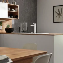 Blanco Linee-S Single Lever Pull Out Kitchen Mixer Tap - Alumetallic & Chrome 35 Blanco Linee-S Single Lever Pull Out Kitchen Mixer Tap - Alumetallic & Chrome -Vado Shop linee s white lifestyle 3